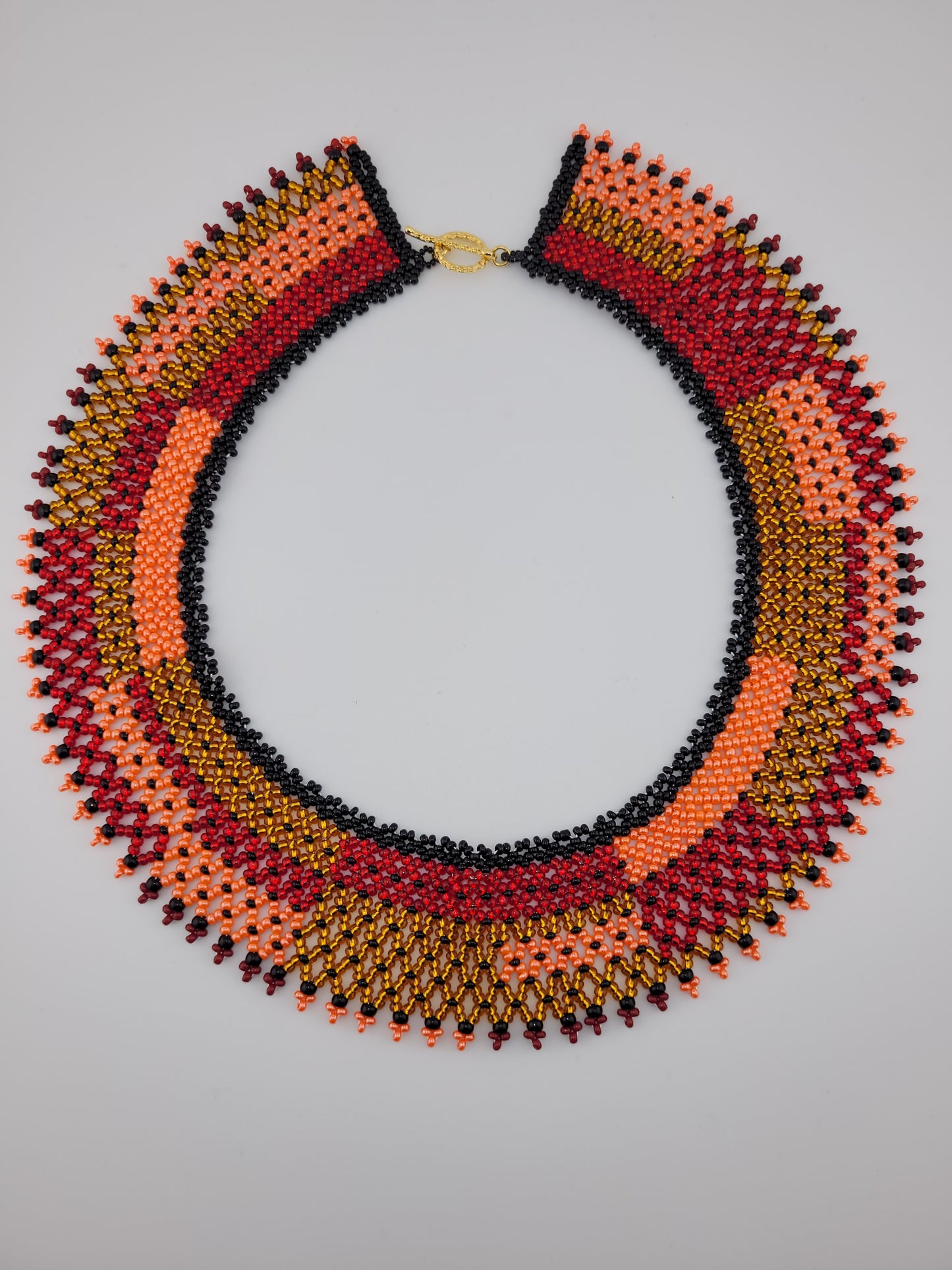 Collier modern massaï rouge Bangalore