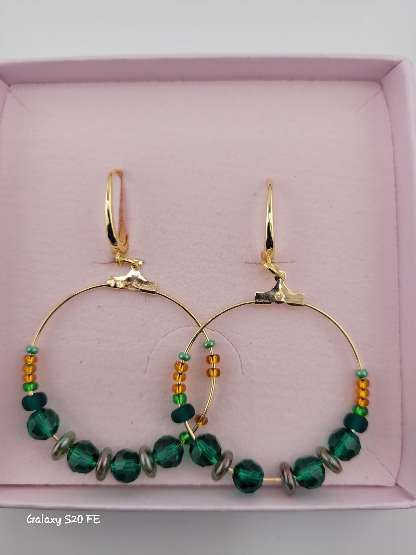 Boucles d'oreilles créoles en perles émeraude Bijapur