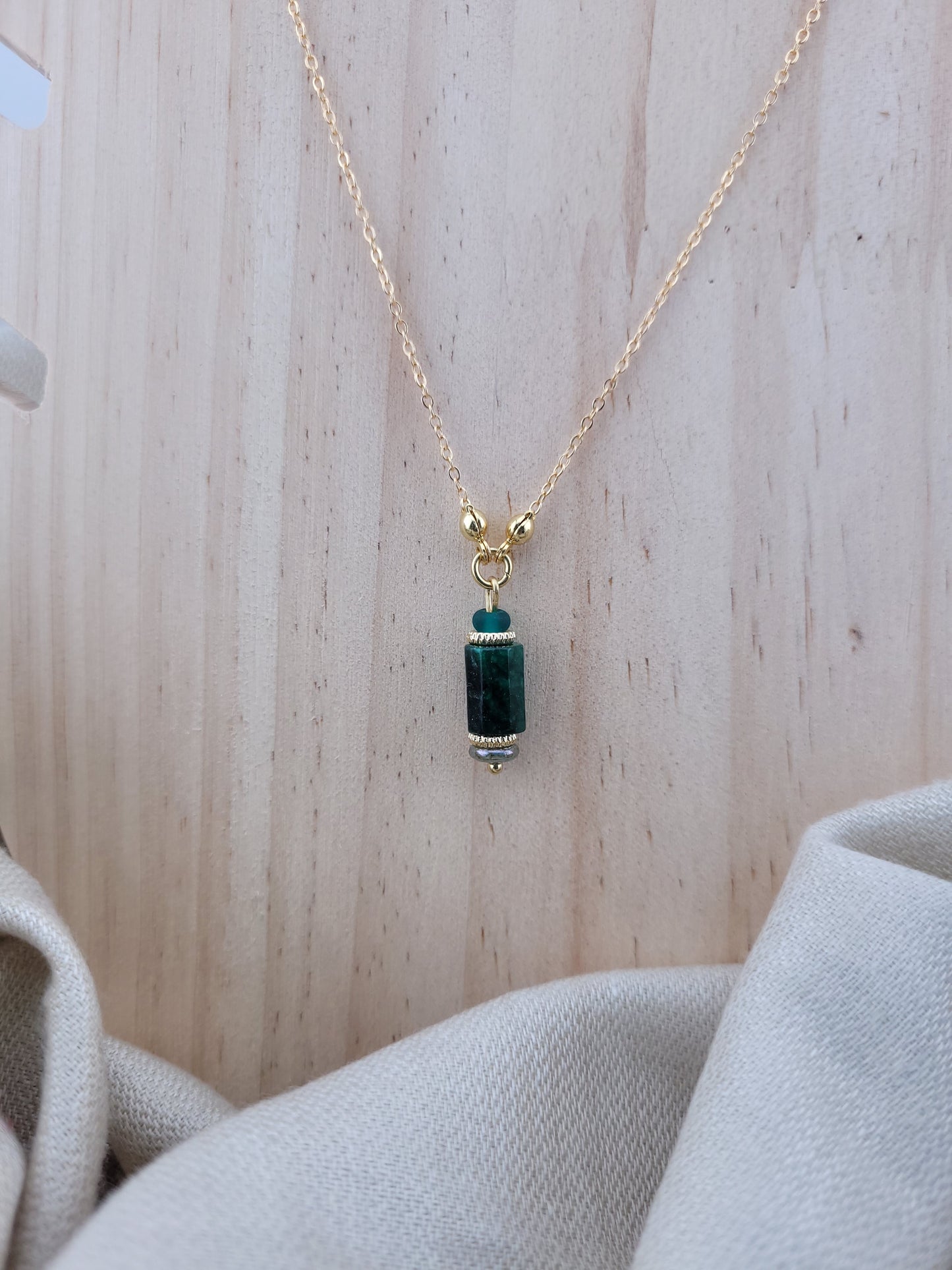 Collier pendentif en Emeraude Tanjavur