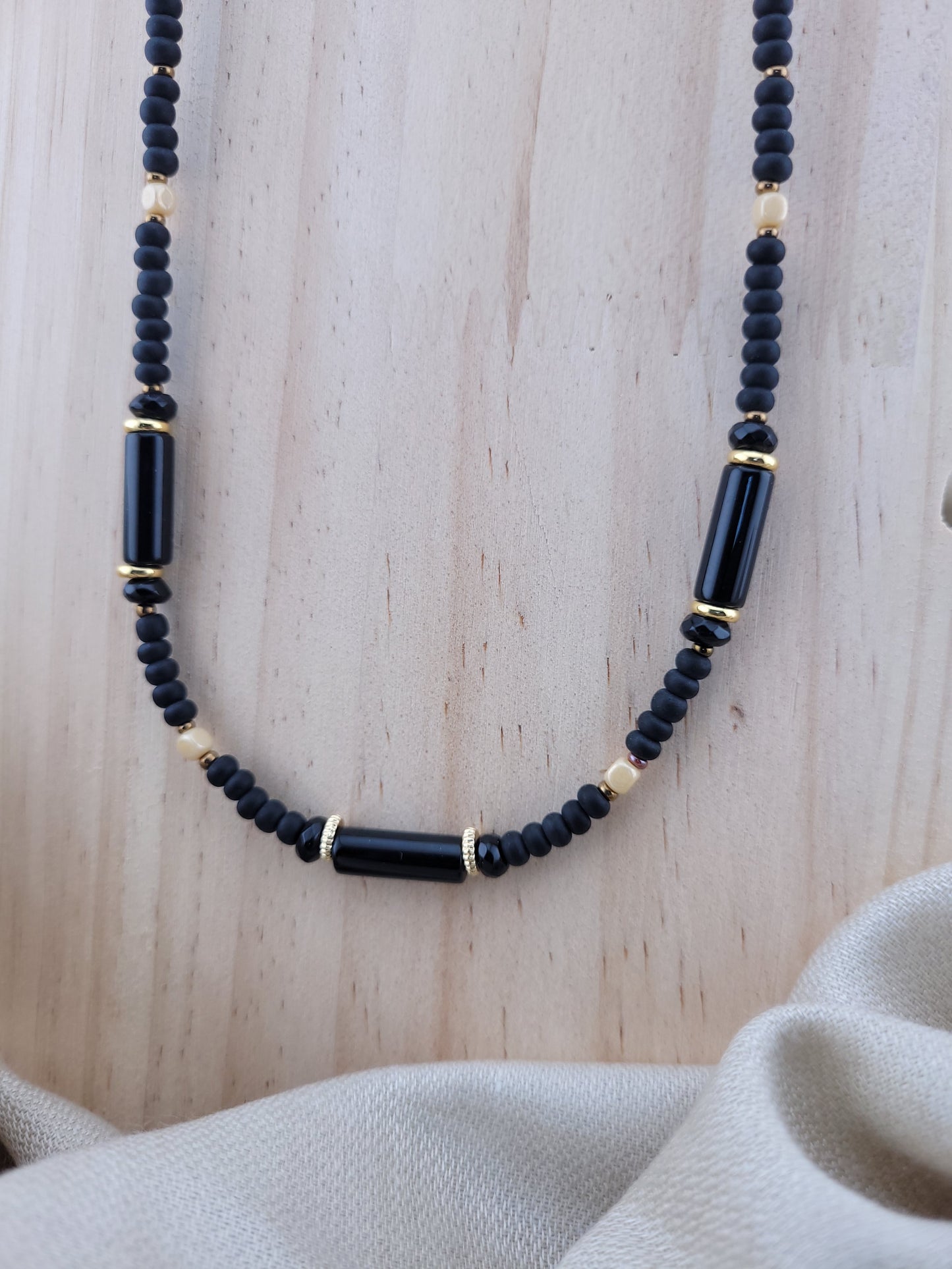 Collier en perle de verre et Onyx noir Tanjavur