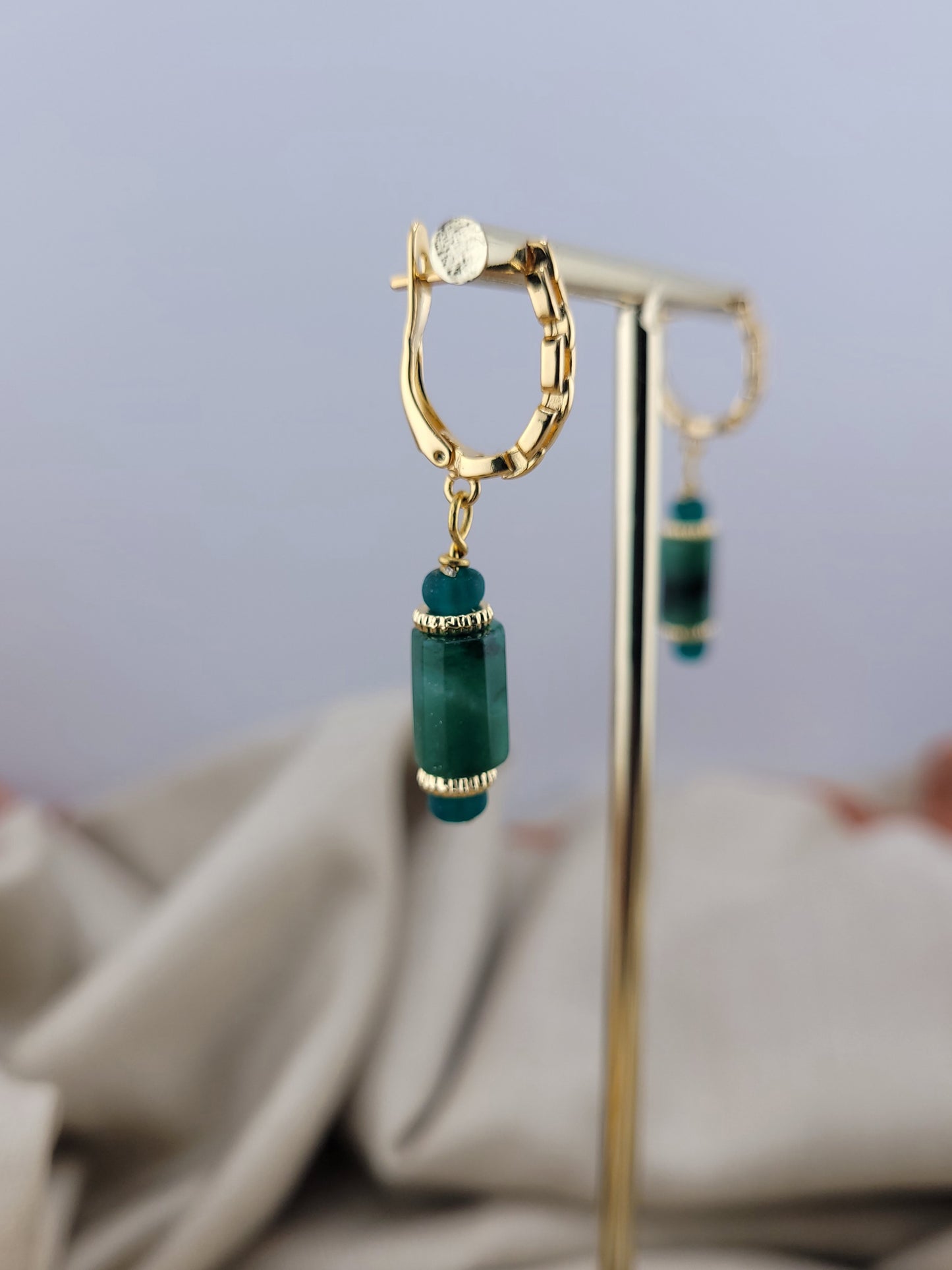 Boucles d'oreilles dormeuse émeraude Tanjavur