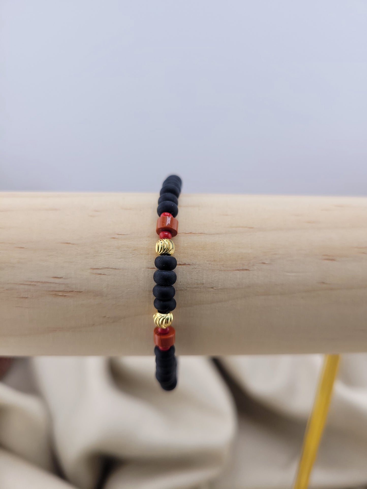 Bracelet en perles jaspe rouge Tanjavur