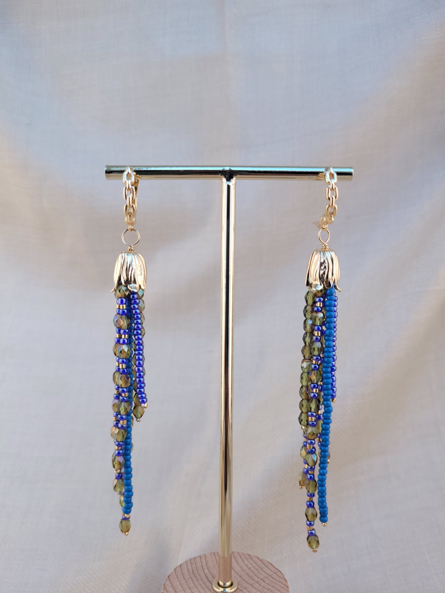 Boucle d'oreille pendantes en perles bleu et vert Mandurai