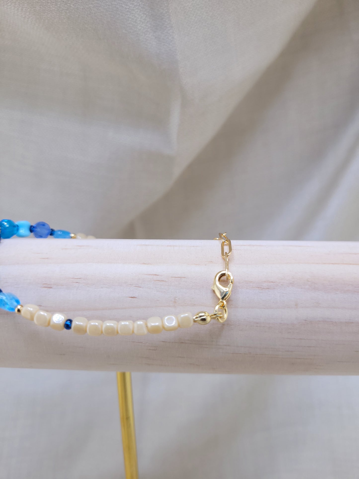 Bracelet en perles de verre bleu Mandurai