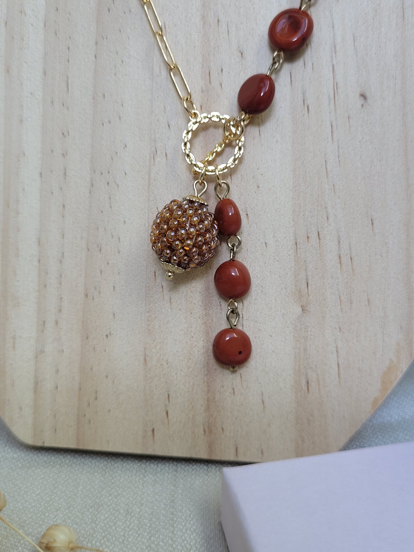 Collier asymétrique en Jaspe Rouge Galata
