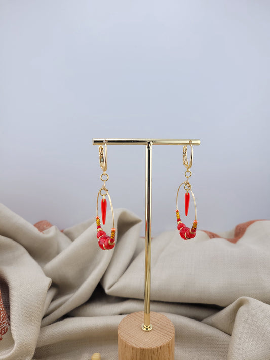 Boucles d'oreilles créoles en perles rouges Bijapur