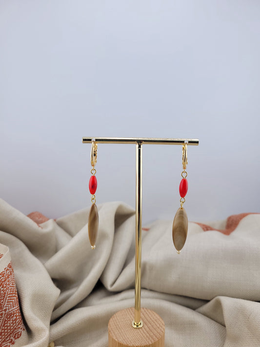 Boucles d'oreilles pendantes en perles coquillage beige Nagpur
