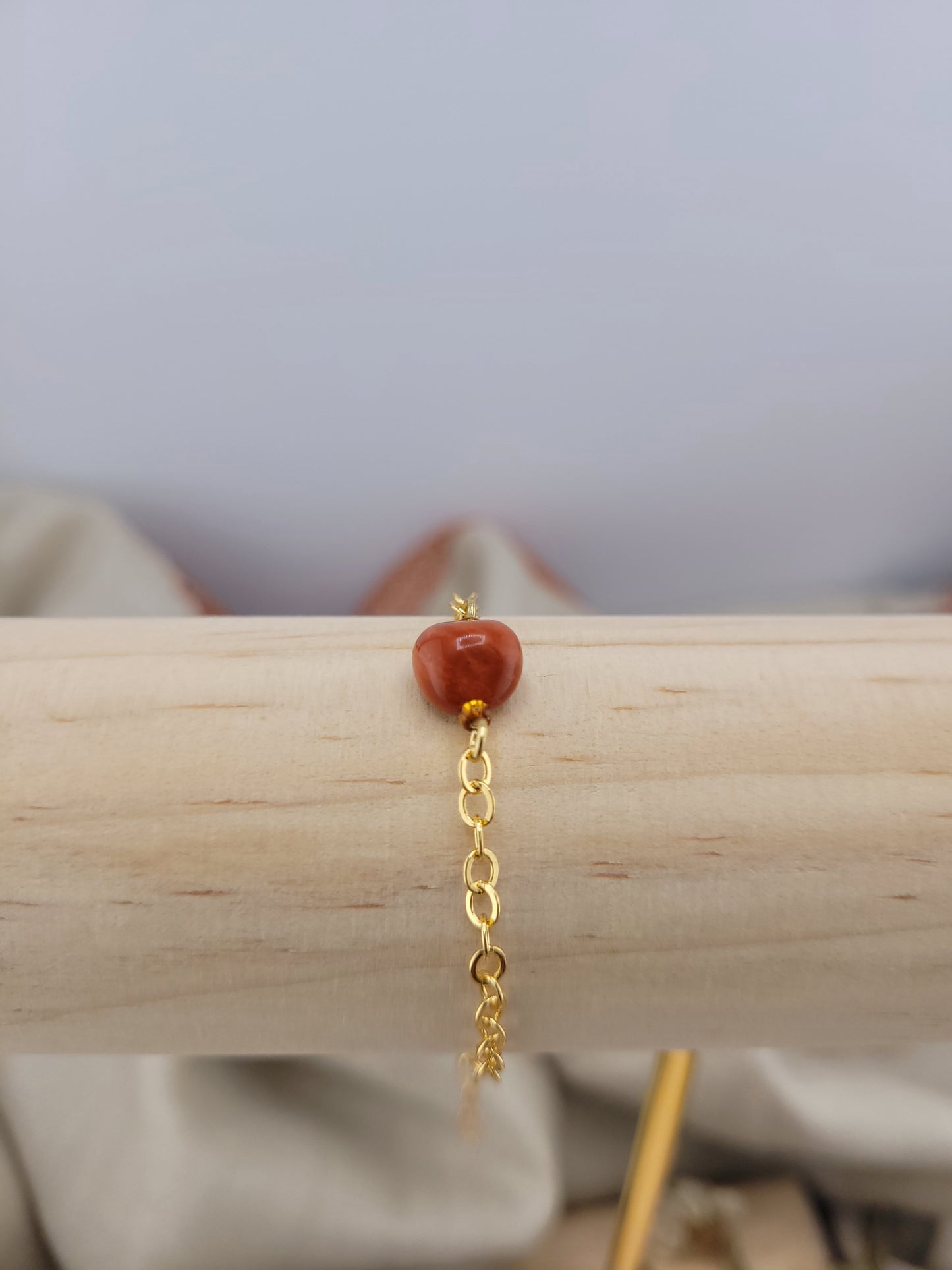 Gourmette solitaire en jaspe rouge Tanjavur
