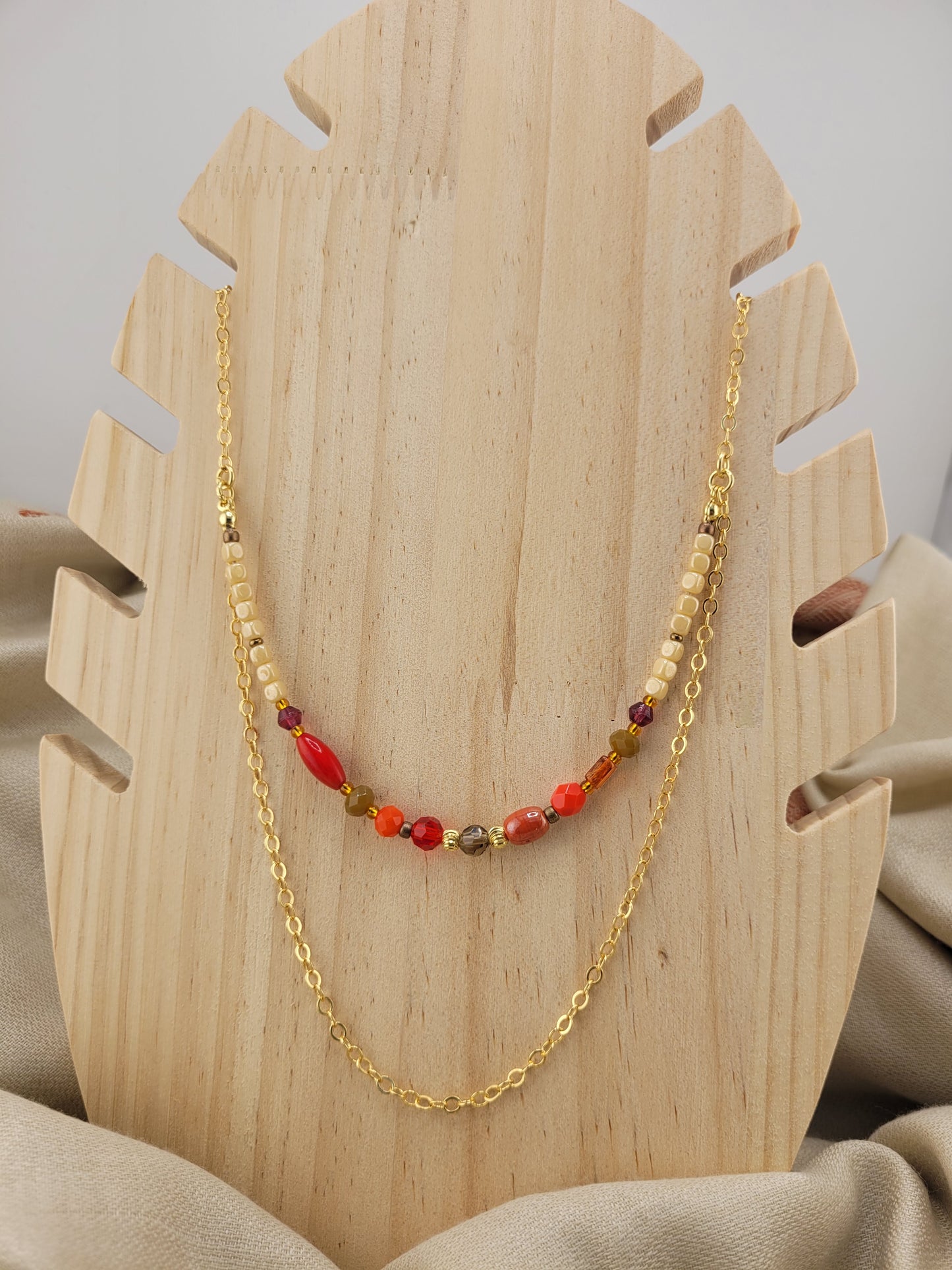 Collier multi rang en perles rouge Mandurai