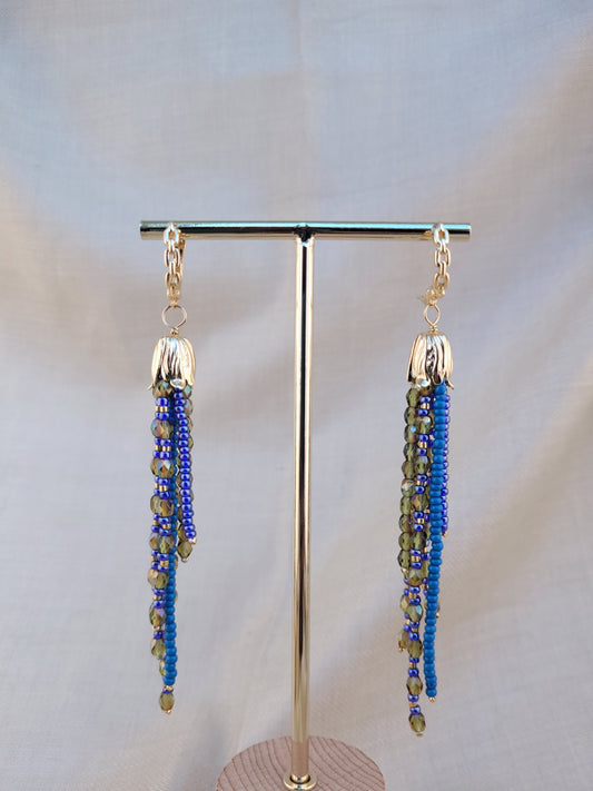 Boucle d'oreille pendantes en perles bleu et vert Mandurai
