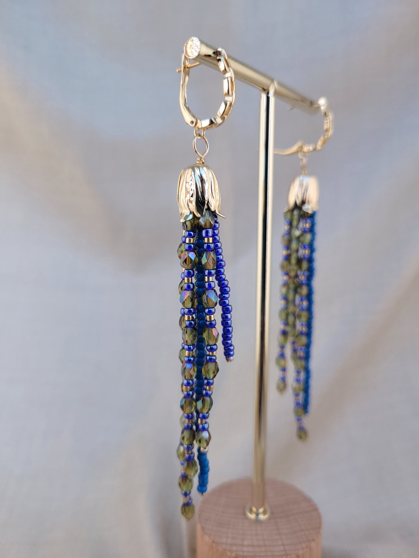 Boucle d'oreille pendantes en perles bleu et vert Mandurai