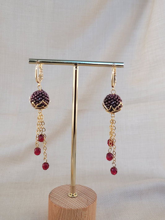 Boucles d'oreilles pendantes en perles perlées bordeau Galata