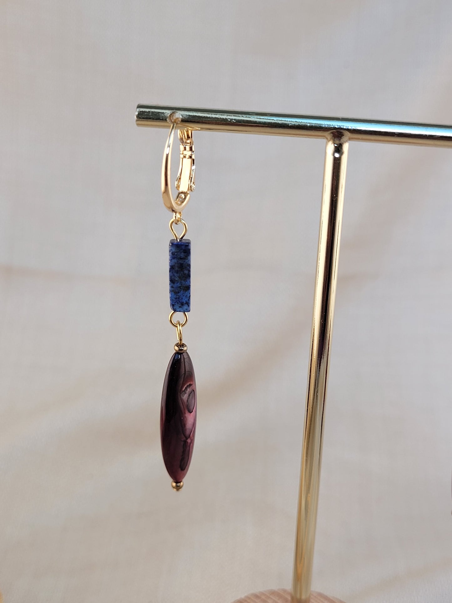 Boucles d'oreilles pendantes en perles coquillage Rouge Bordeau et lapis Lazuri Imperatriz
