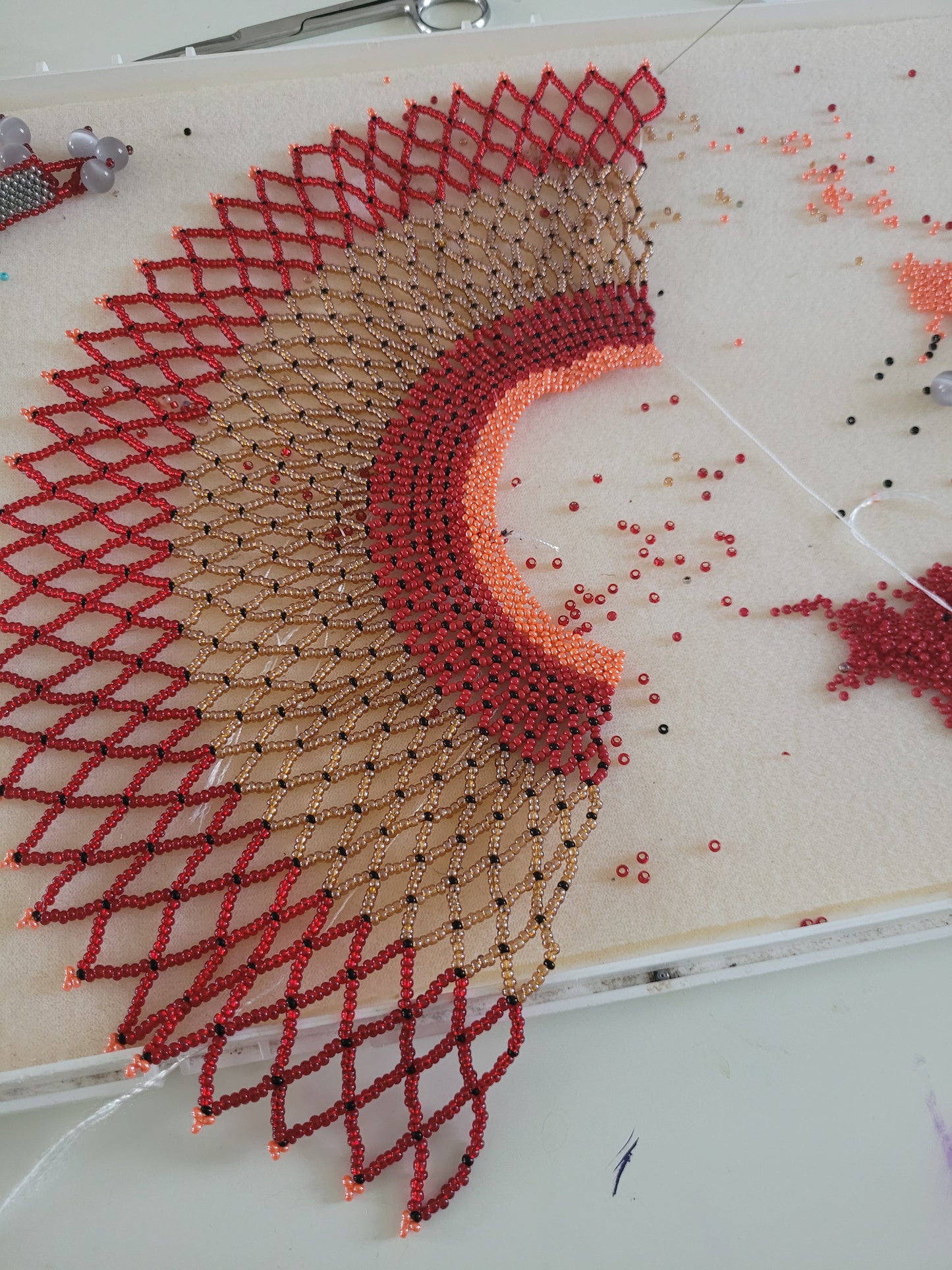 Ensemble collier massaï et boucles d'oreilles assorties